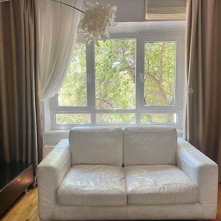 Charming Apartment/King Size Bed Bucarest Esterno foto